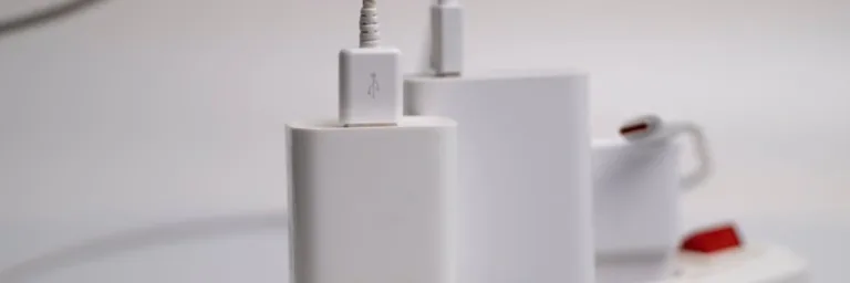 Energía vampiro: 5 aparatos que chupan luz aunque estén “apagados”… y cómo cortarlos